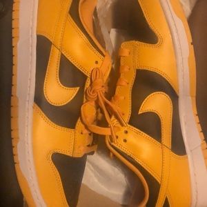 Brand new never been worn sz 10.5